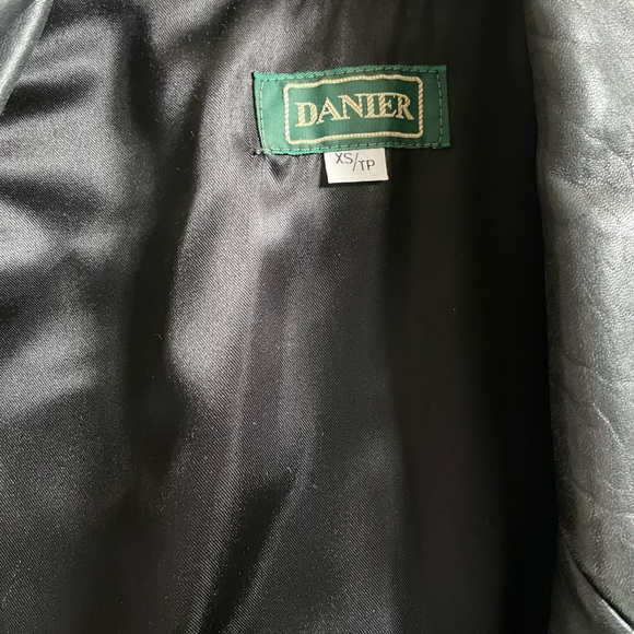 Vintage Danier Black Leather Jacket - Picture 3 of 10